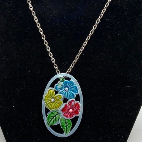 Jewelry - Vintage enameled metal floral pendant brooch silver tone chain necklace.